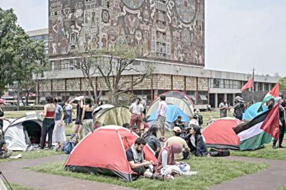 میکسیکو کی سب سے بڑی یونیورسٹی میں احتجاجی کیمپ